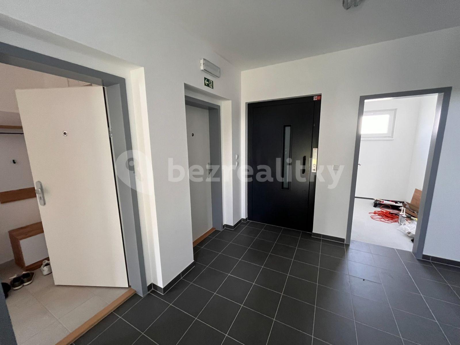 1 bedroom with open-plan kitchen flat to rent, 38 m², Prokopa Holého, Slaný, Středočeský Region