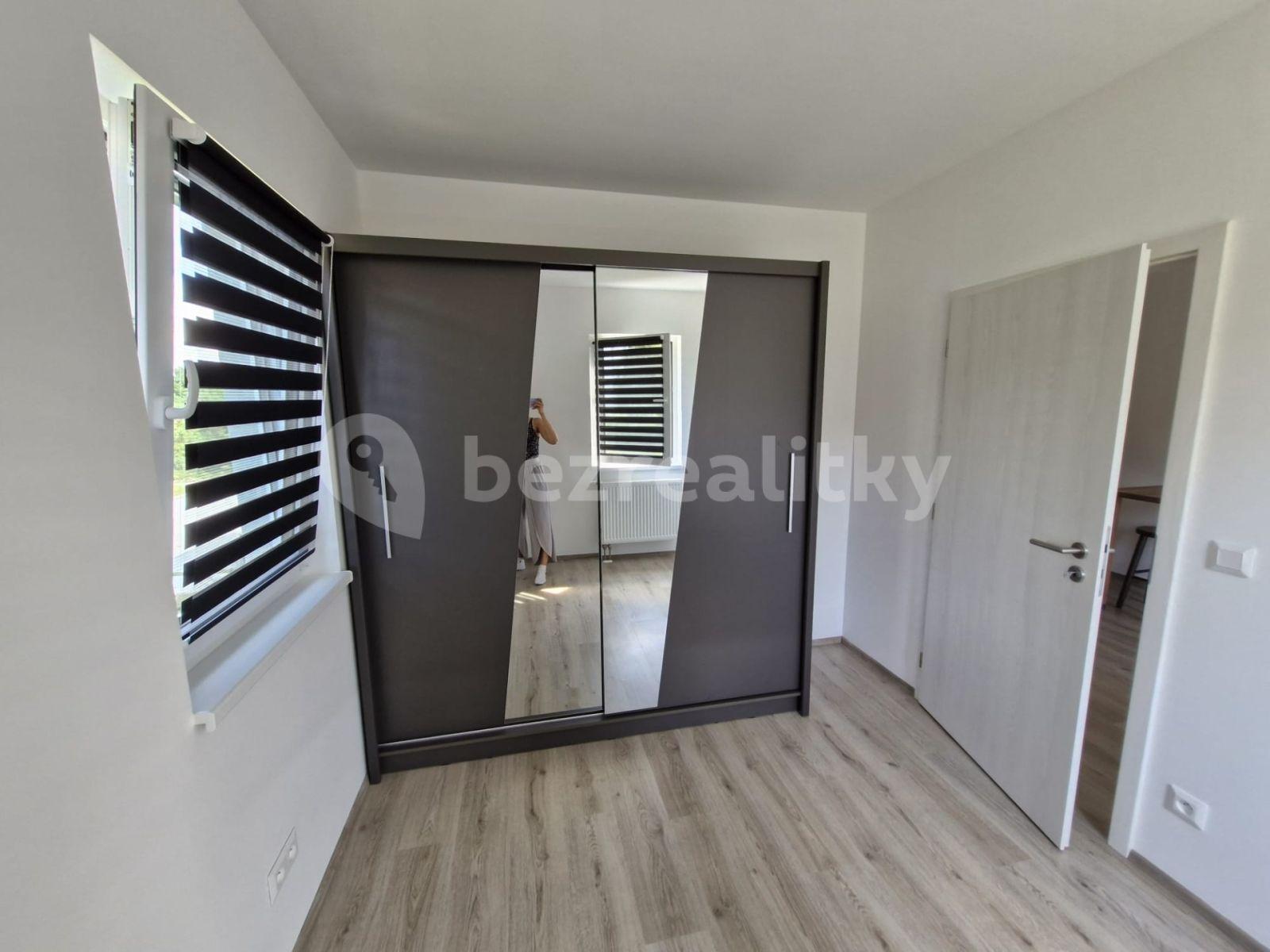 1 bedroom with open-plan kitchen flat to rent, 38 m², Prokopa Holého, Slaný, Středočeský Region