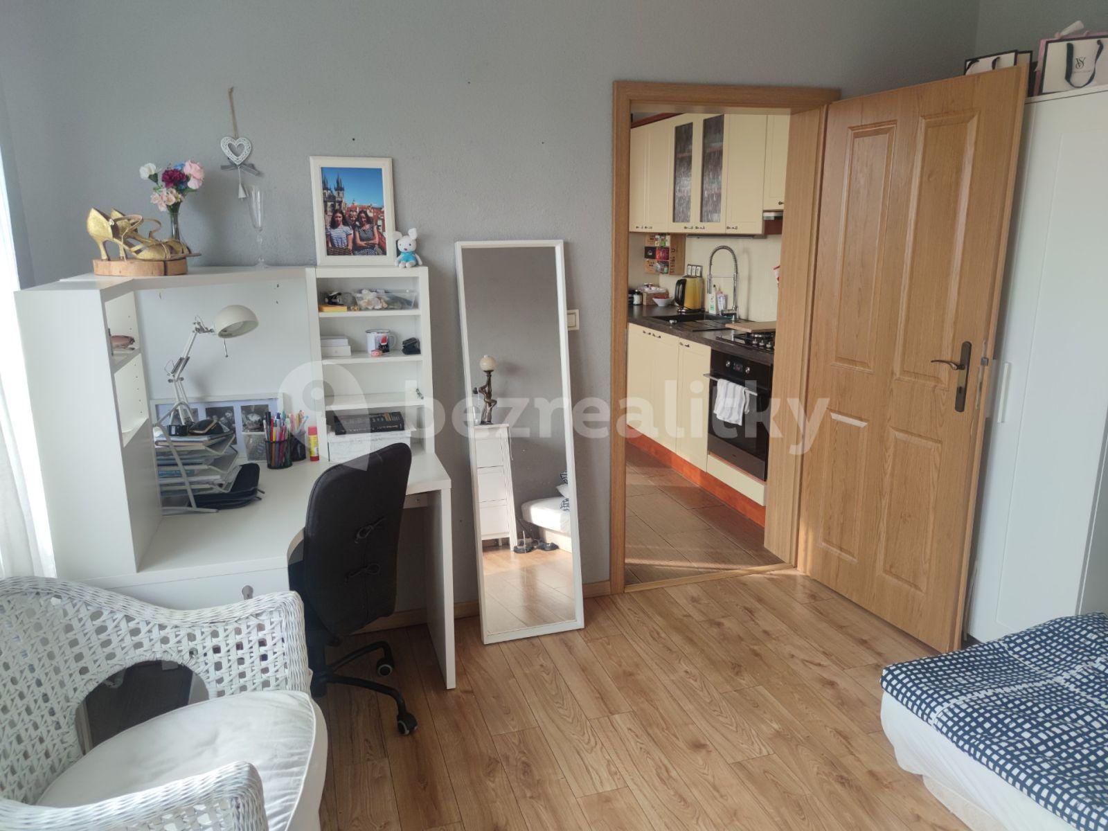 3 bedroom flat for sale, 76 m², Tuklatská, Prague, Prague