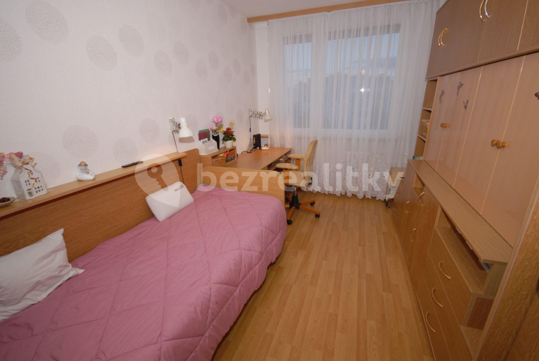 1 bedroom with open-plan kitchen flat to rent, 44 m², Poznaňská, Prague, Prague