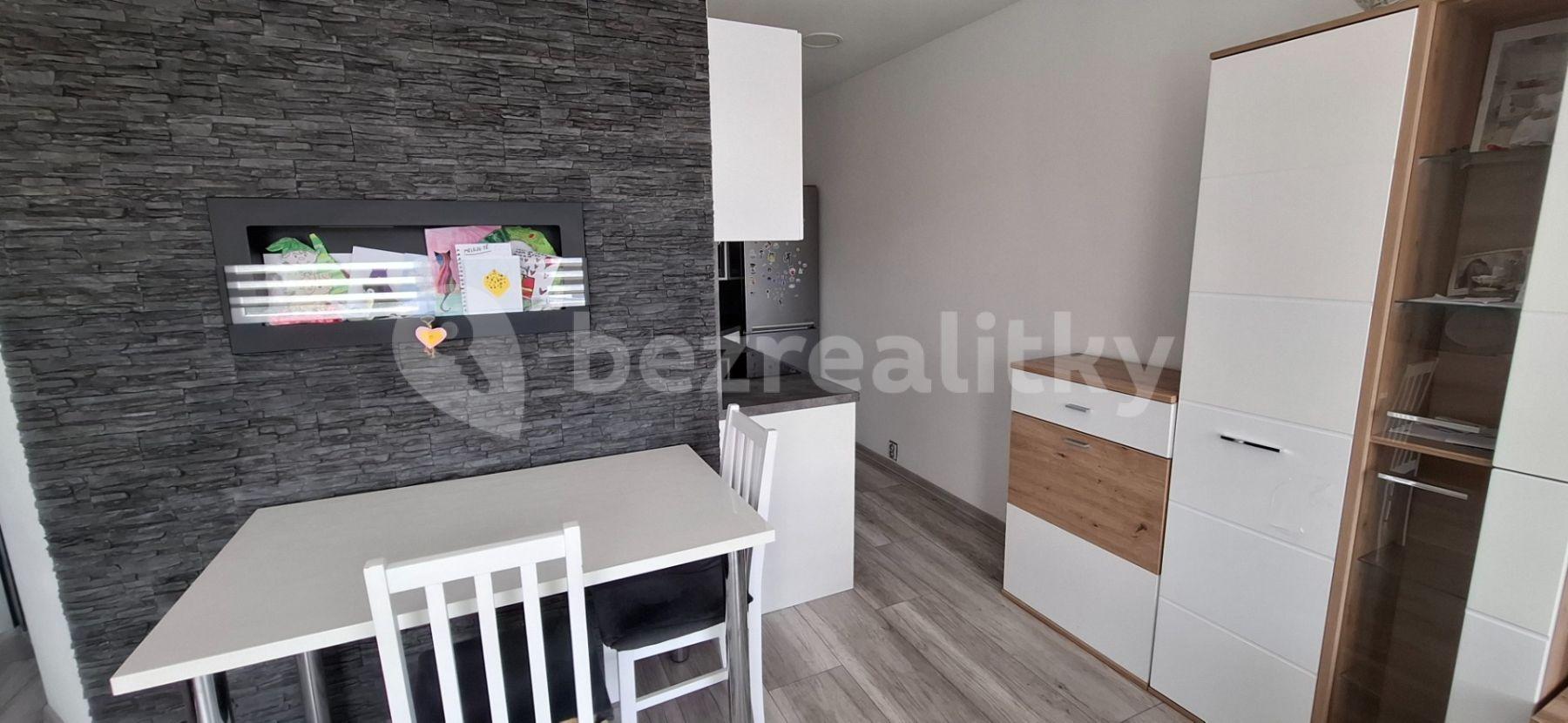 1 bedroom with open-plan kitchen flat for sale, 52 m², V Oblouku, Ústí nad Labem, Ústecký Region