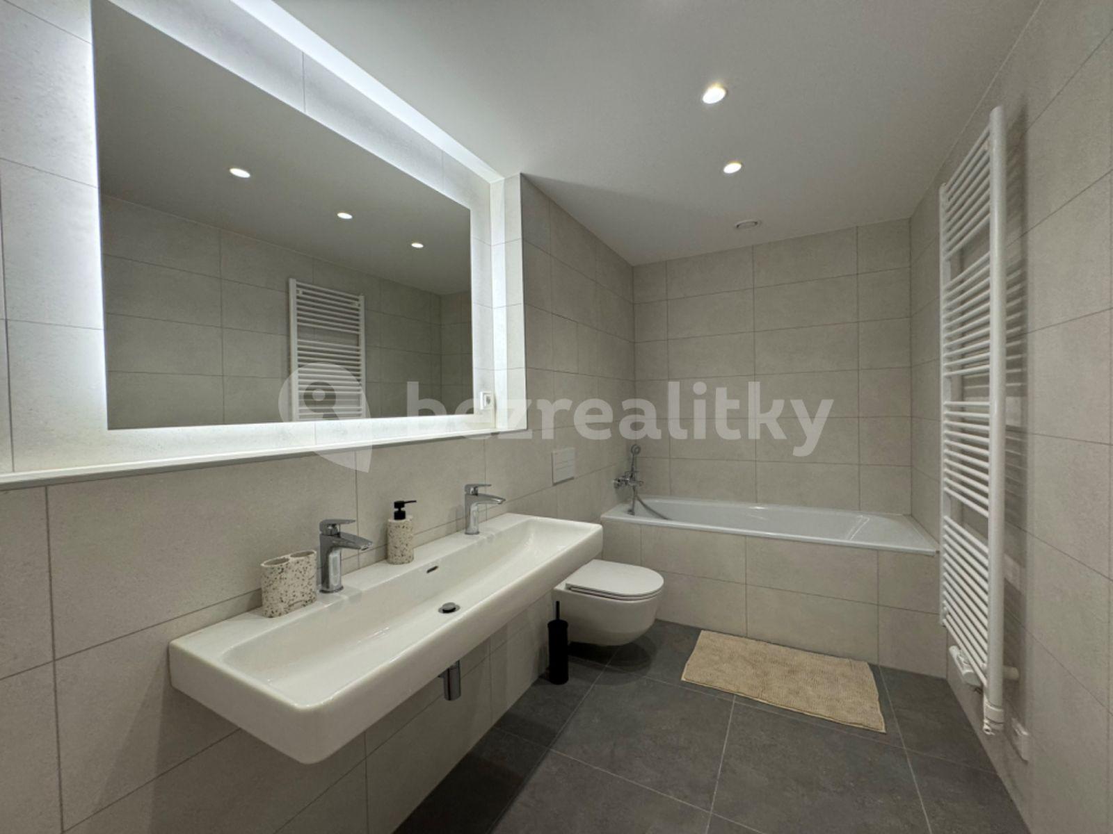 2 bedroom with open-plan kitchen flat to rent, 94 m², Sokolova, Prague, Prague