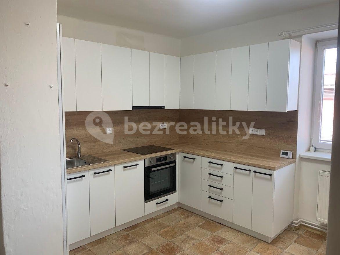 4 bedroom flat to rent, 80 m², Na Pískách, Kostelec nad Labem, Středočeský Region