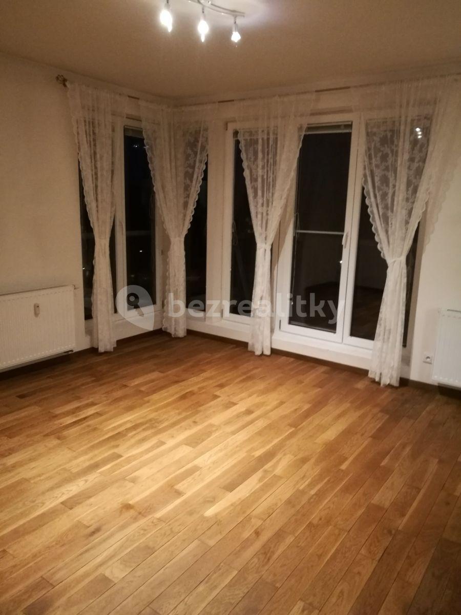 1 bedroom with open-plan kitchen flat to rent, 53 m², Nad Údolím, Husinec, Středočeský Region