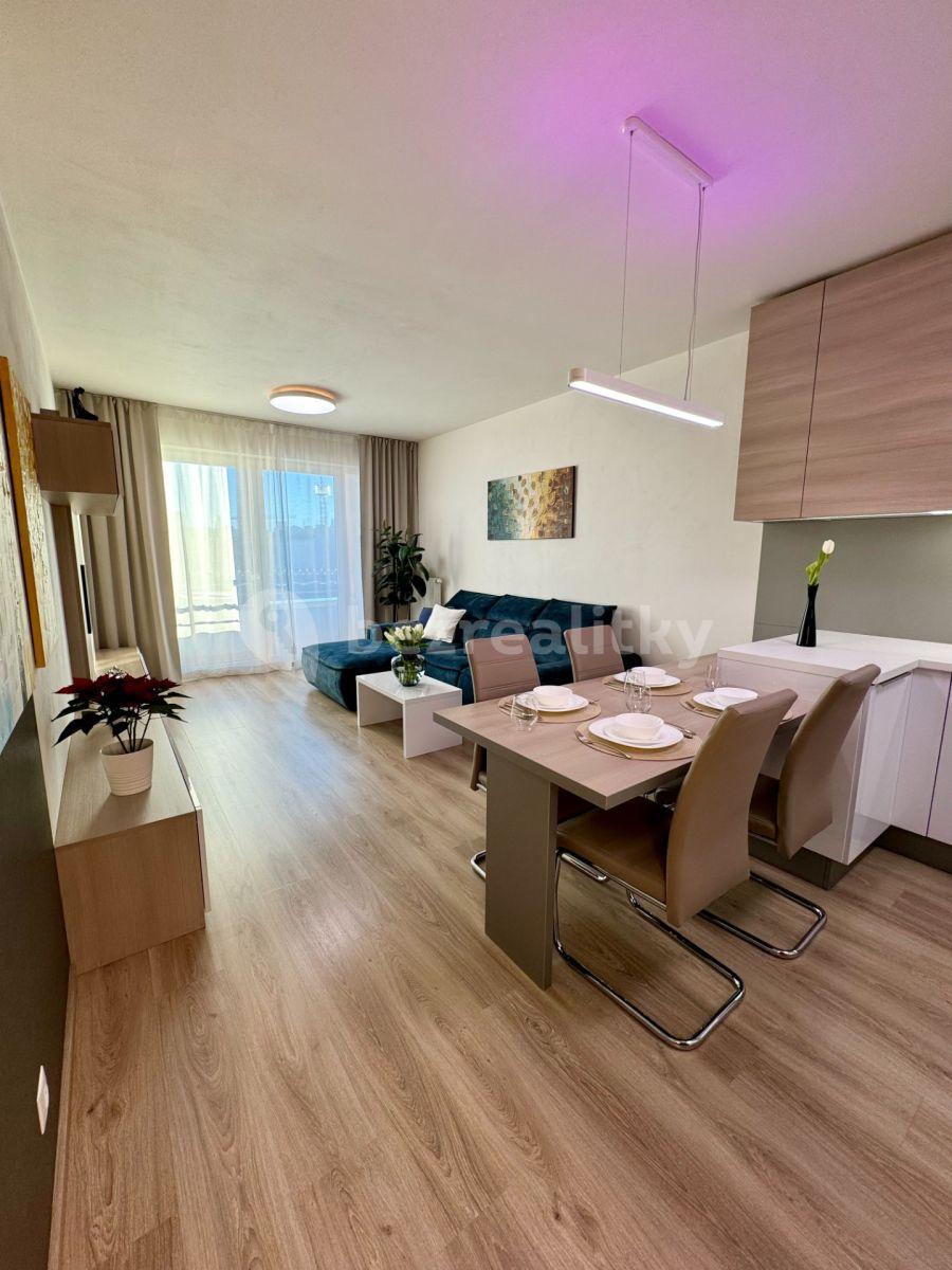 1 bedroom with open-plan kitchen flat for sale, 74 m², Petrohradská, Prague, Prague