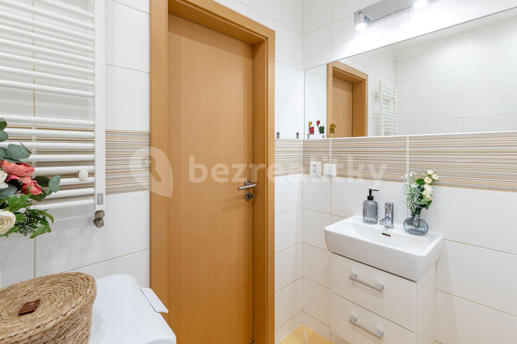 2 bedroom with open-plan kitchen flat for sale, 51 m², U Růžáku, Nymburk, Středočeský Region