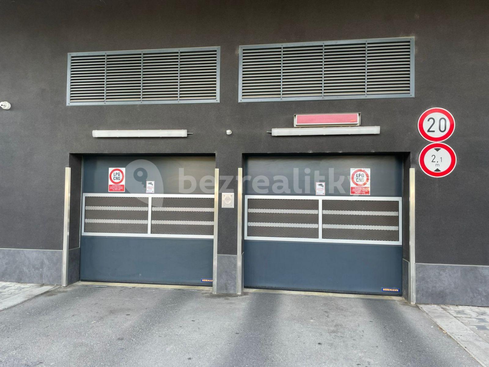 garage to rent, 13 m², Zvěřinova, Prague, Prague