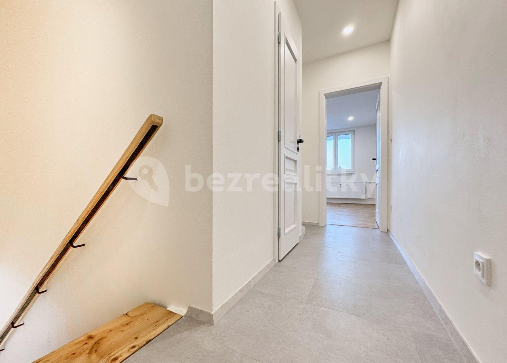 2 bedroom with open-plan kitchen flat for sale, 84 m², Bulharská, Prague, Prague