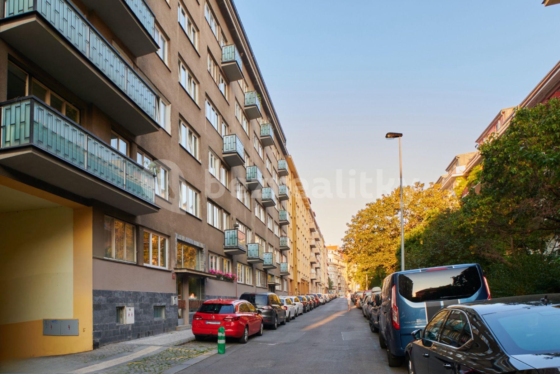 2 bedroom with open-plan kitchen flat for sale, 84 m², Bulharská, Prague, Prague