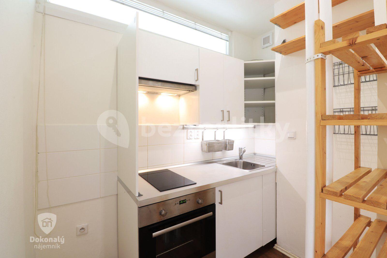 1 bedroom with open-plan kitchen flat to rent, 34 m², Švermova, Beroun, Středočeský Region