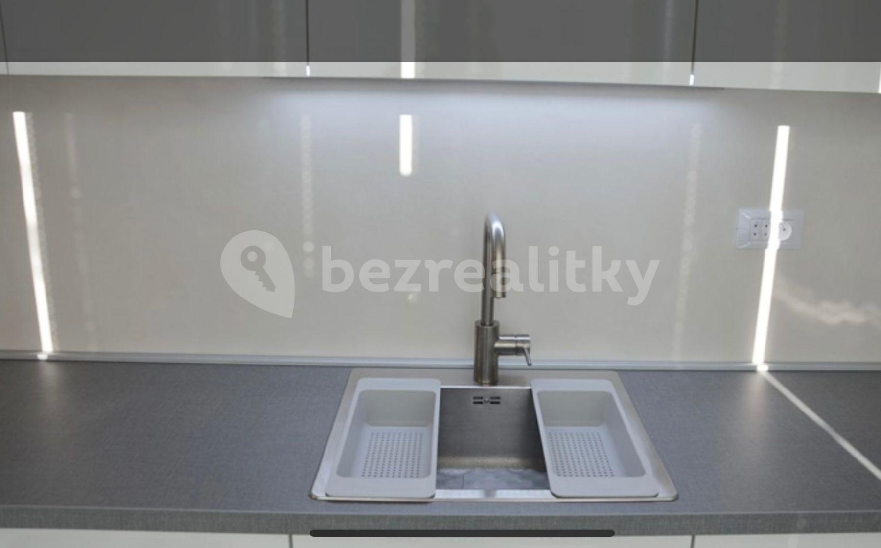 2 bedroom with open-plan kitchen flat to rent, 68 m², P. Voka, Veselí nad Lužnicí, Jihočeský Region