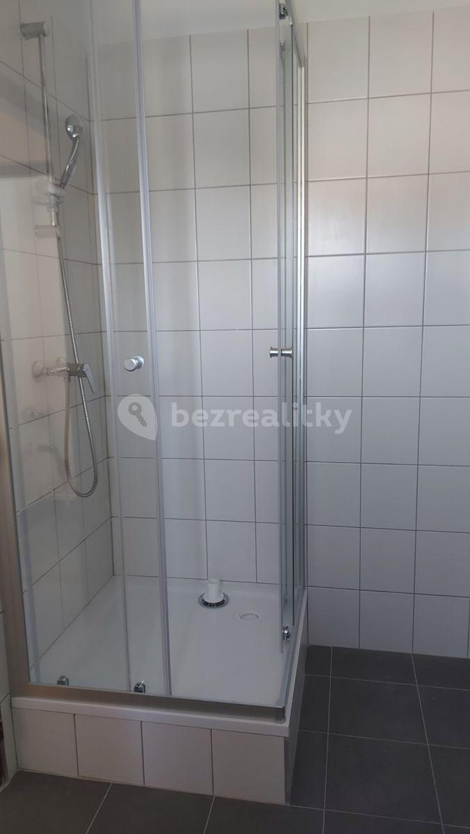 2 bedroom flat to rent, 64 m², Dašická, Pardubice, Pardubický Region