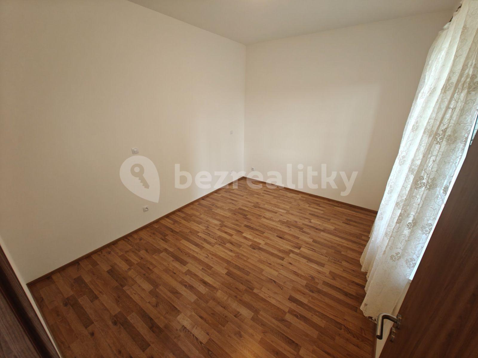 1 bedroom with open-plan kitchen flat to rent, 38 m², U Boru, České Budějovice, Jihočeský Region