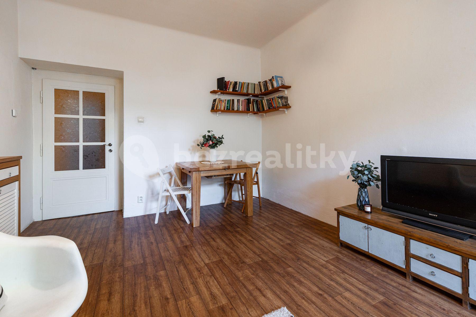 2 bedroom flat for sale, 53 m², Komunardů, Prague, Prague