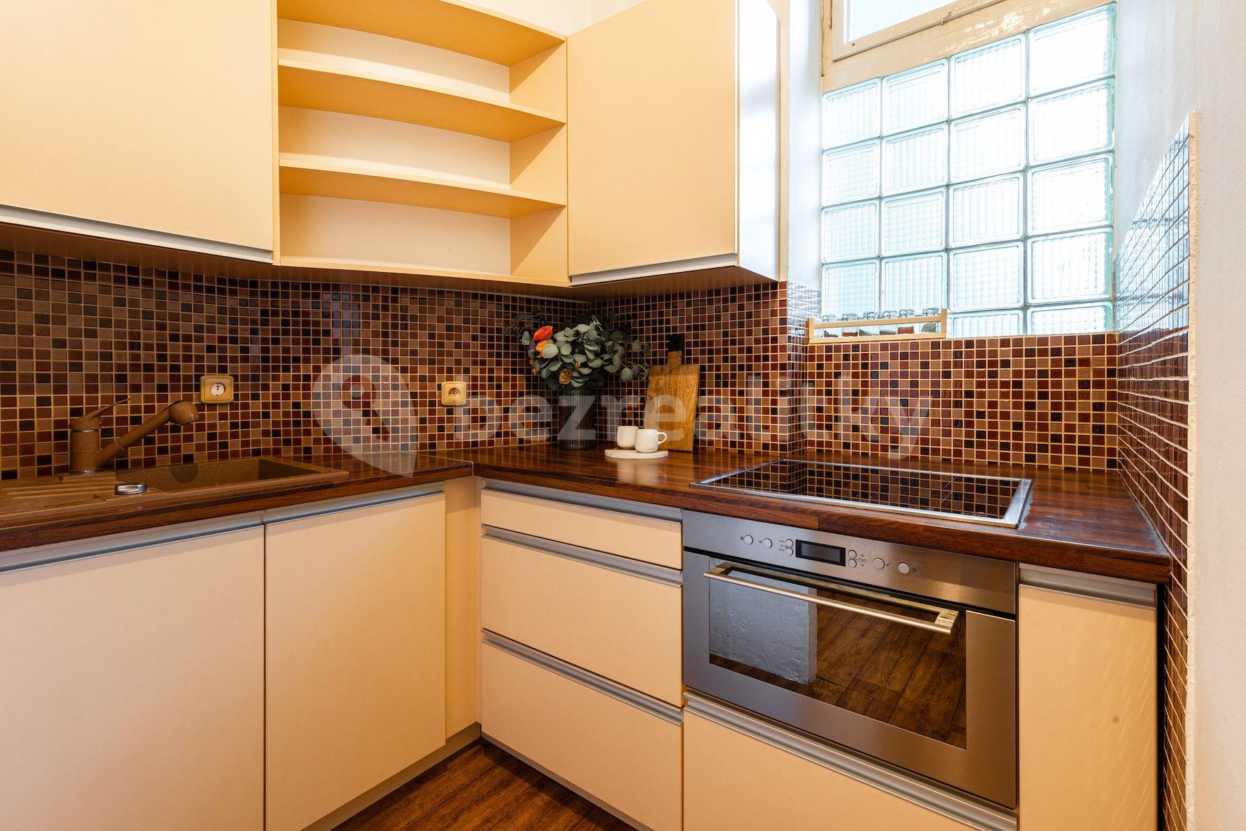 2 bedroom flat for sale, 53 m², Komunardů, Prague, Prague