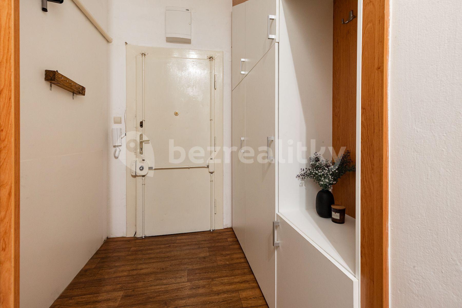 2 bedroom flat for sale, 53 m², Komunardů, Prague, Prague