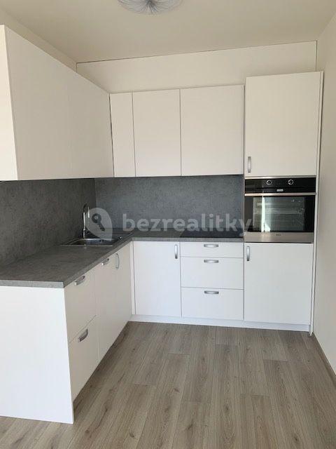 1 bedroom with open-plan kitchen flat to rent, 56 m², V Hliníkách, Chrudim, Pardubický Region