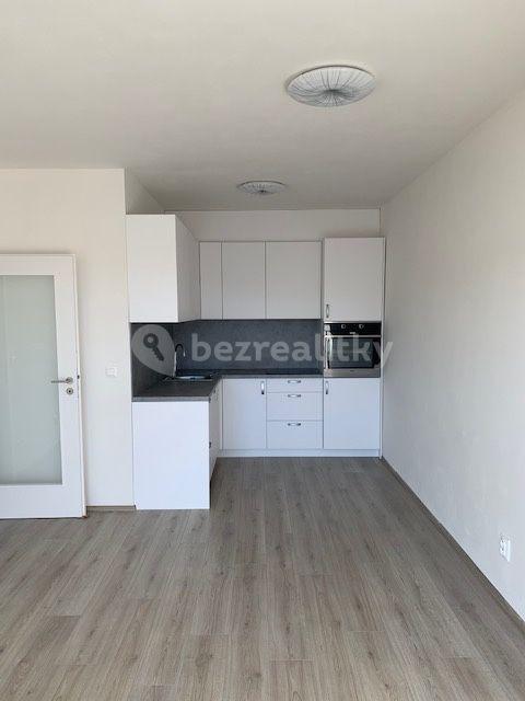 1 bedroom with open-plan kitchen flat to rent, 56 m², V Hliníkách, Chrudim, Pardubický Region