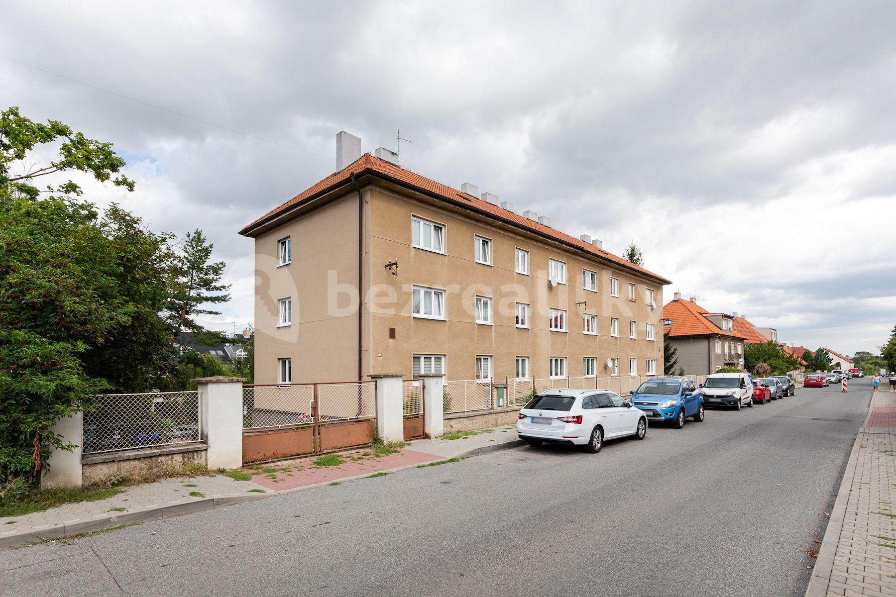 3 bedroom flat for sale, 67 m², Školská, Hostivice, Středočeský Region