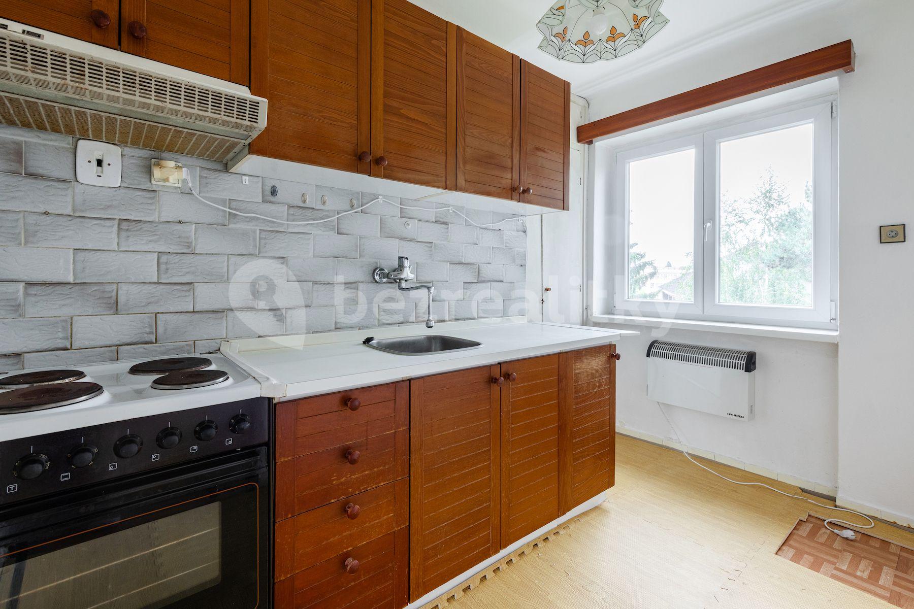 3 bedroom flat for sale, 67 m², Školská, Hostivice, Středočeský Region