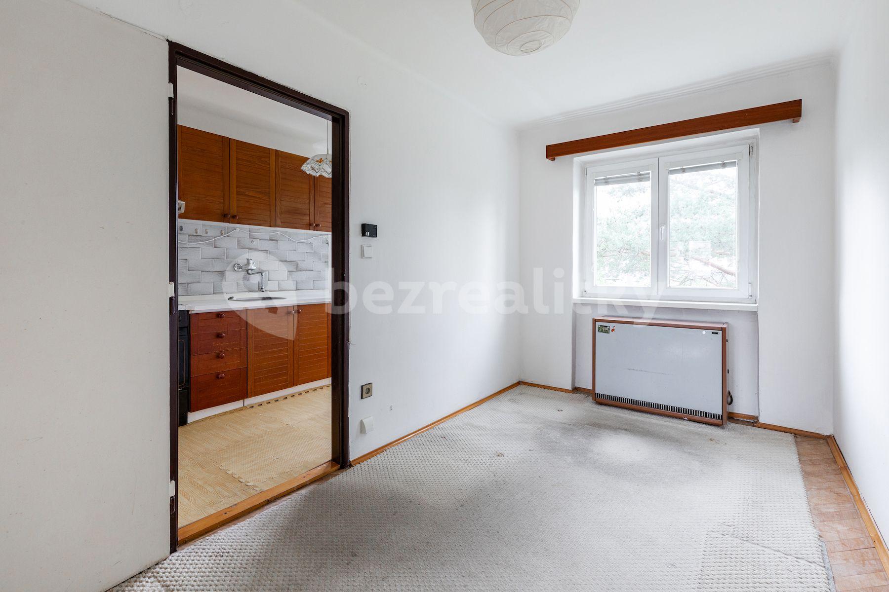 3 bedroom flat for sale, 67 m², Školská, Hostivice, Středočeský Region