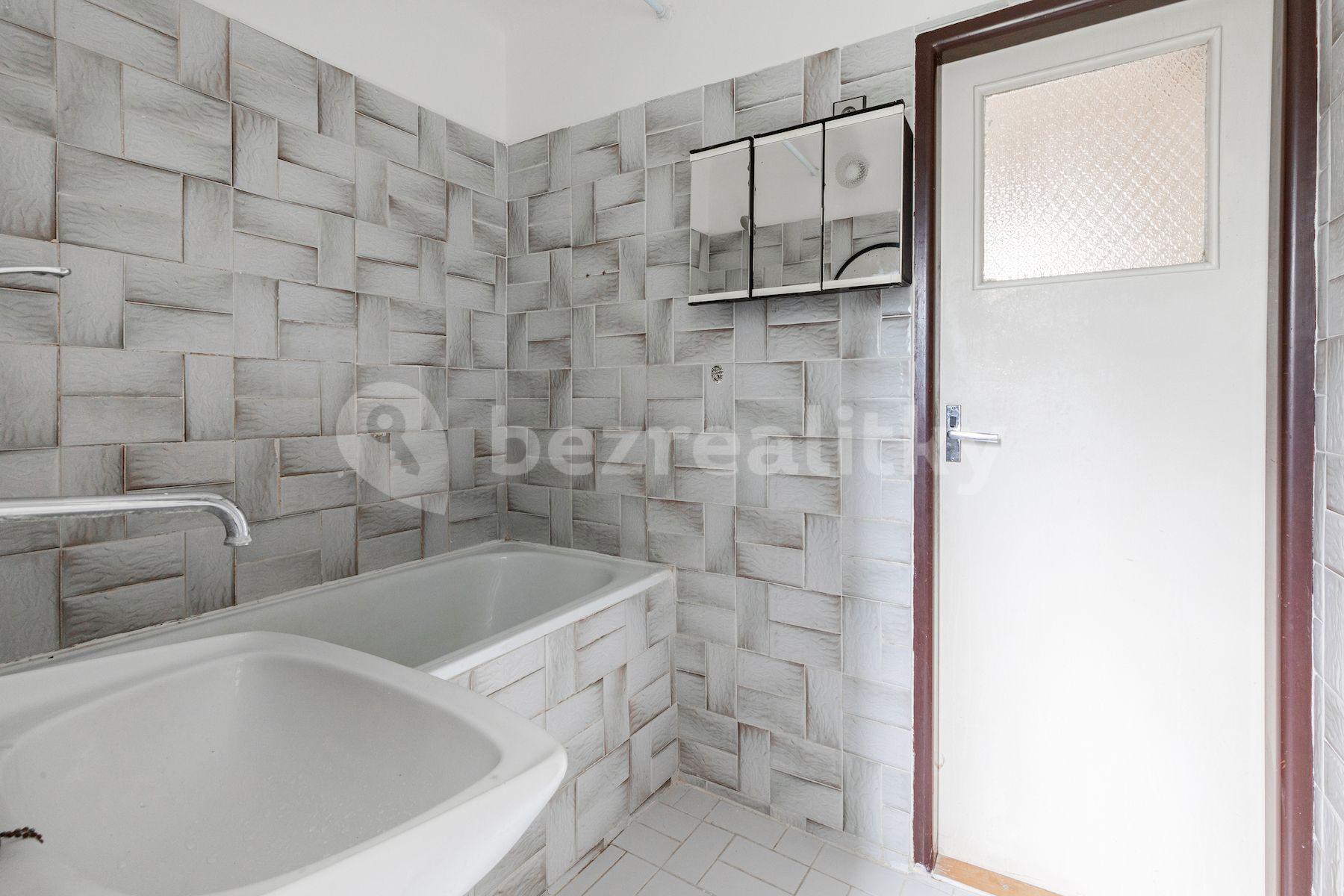 3 bedroom flat for sale, 67 m², Školská, Hostivice, Středočeský Region