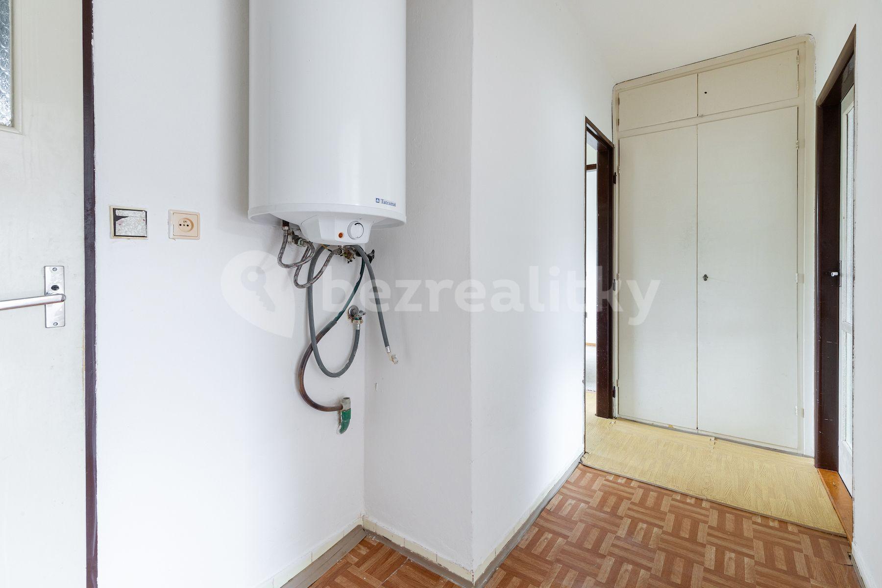 3 bedroom flat for sale, 67 m², Školská, Hostivice, Středočeský Region