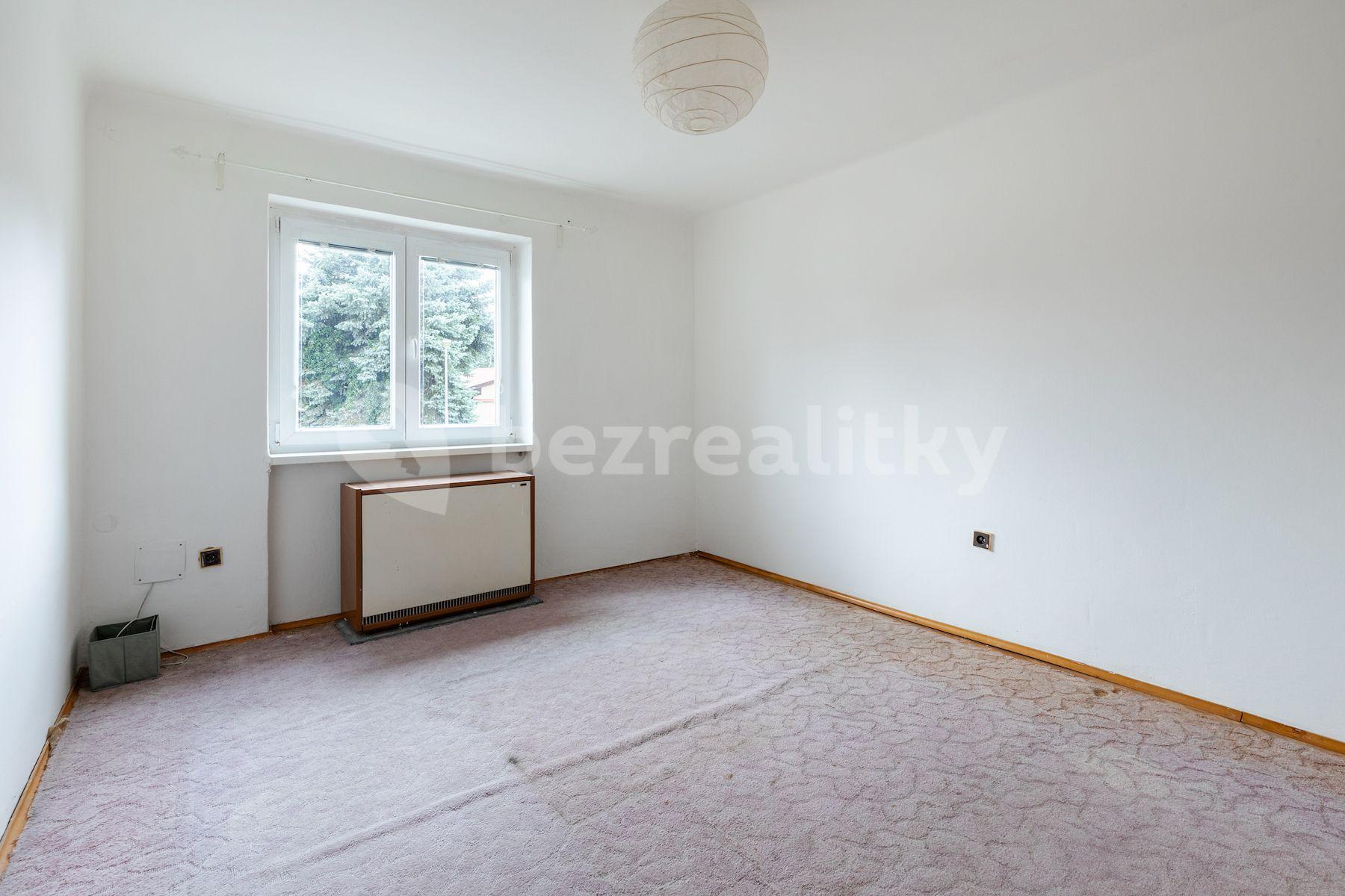 3 bedroom flat for sale, 67 m², Školská, Hostivice, Středočeský Region