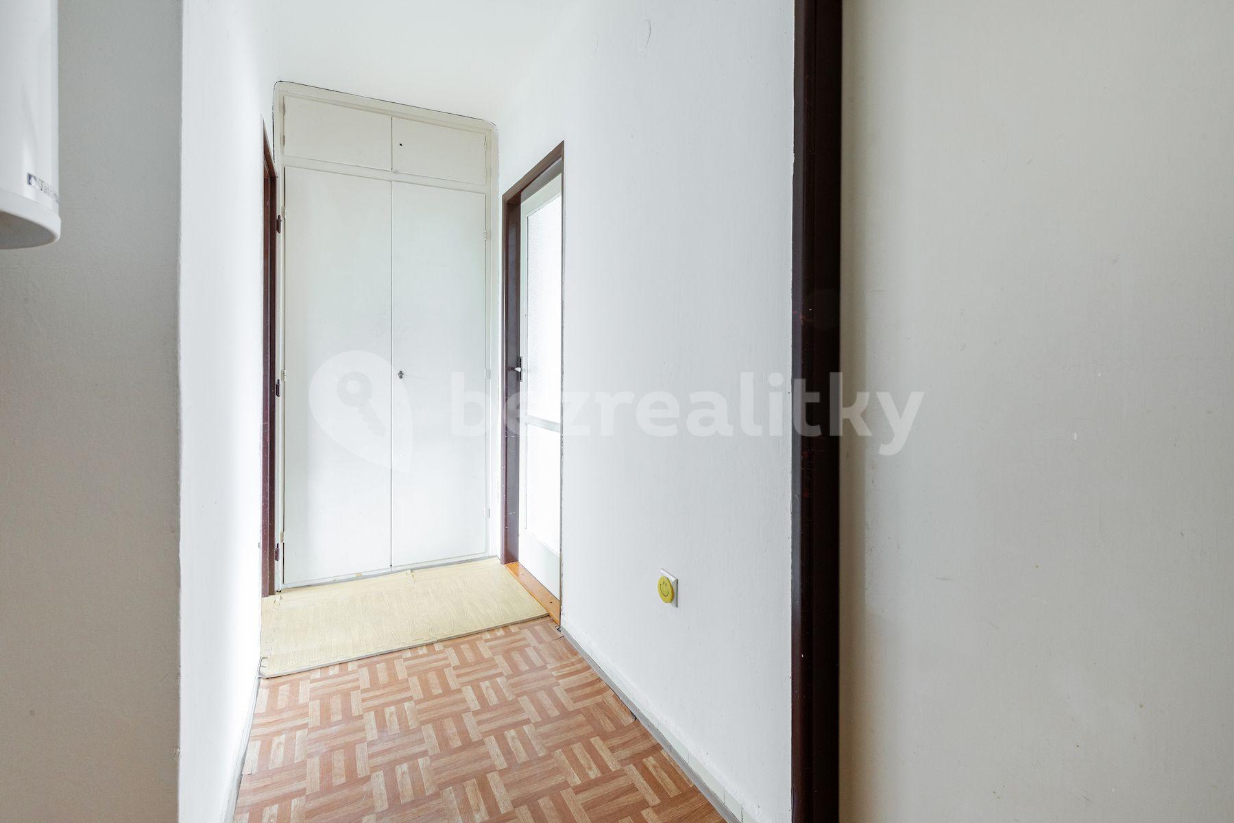 3 bedroom flat for sale, 67 m², Školská, Hostivice, Středočeský Region