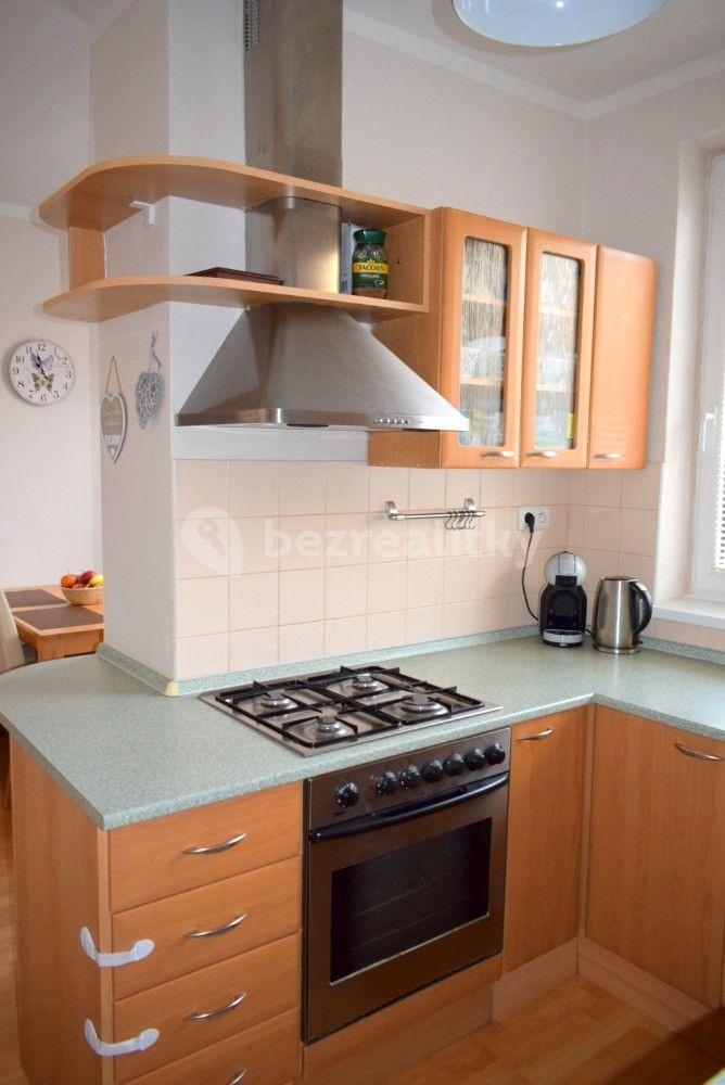 3 bedroom flat to rent, 78 m², Meruňková, Brno, Jihomoravský Region