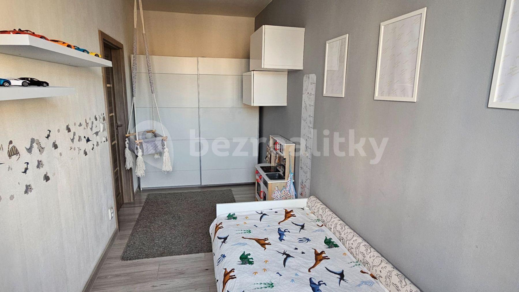 2 bedroom with open-plan kitchen flat for sale, 62 m², Černokostelecká, Prague, Prague