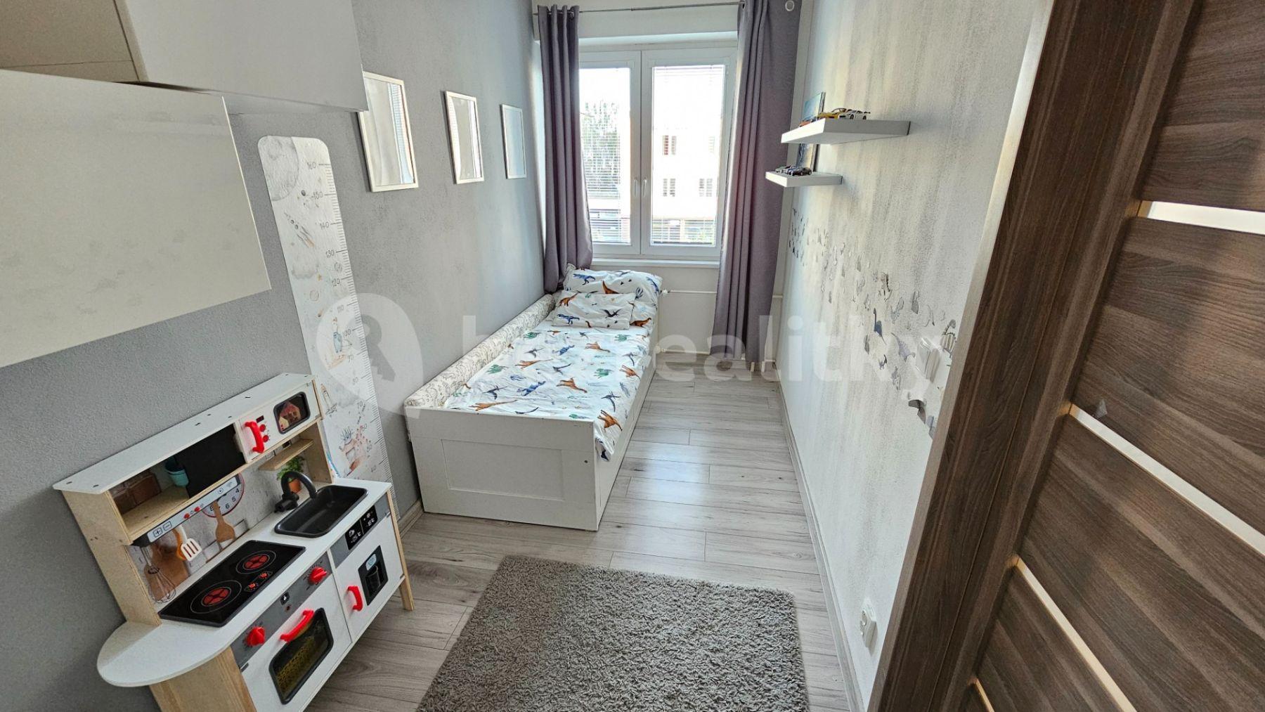 2 bedroom with open-plan kitchen flat for sale, 62 m², Černokostelecká, Prague, Prague