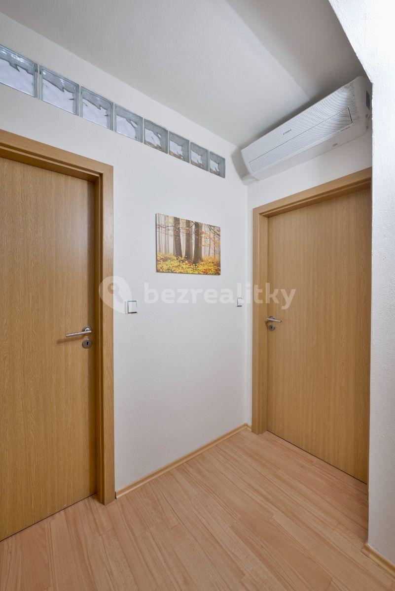 2 bedroom with open-plan kitchen flat for sale, 75 m², Mojmírova, Uherské Hradiště, Zlínský Region