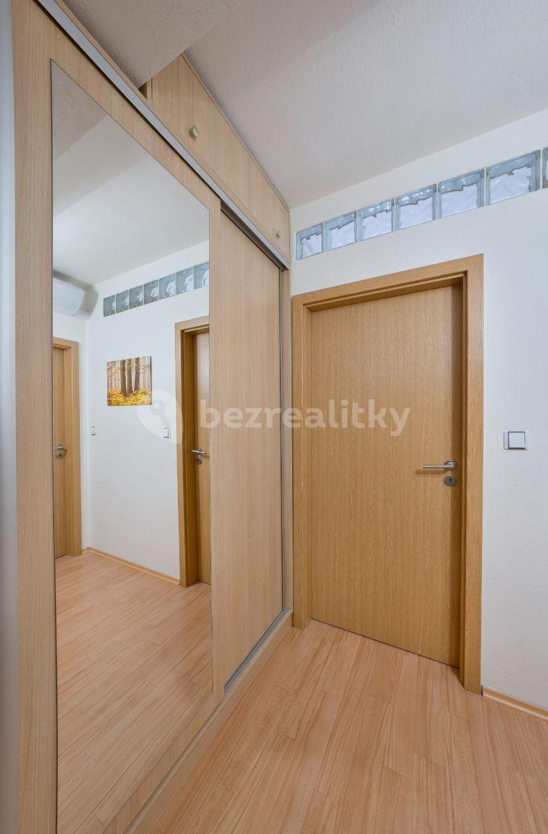 2 bedroom with open-plan kitchen flat for sale, 75 m², Mojmírova, Uherské Hradiště, Zlínský Region