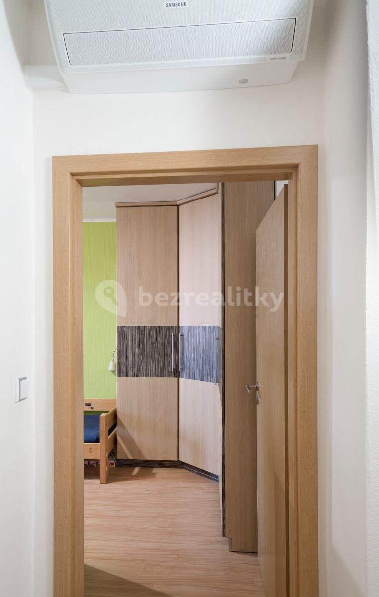 2 bedroom with open-plan kitchen flat for sale, 75 m², Mojmírova, Uherské Hradiště, Zlínský Region