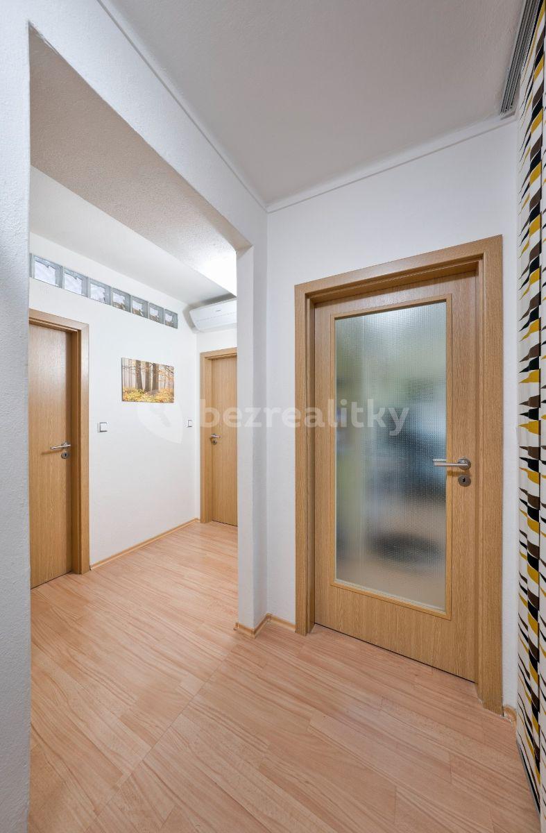 2 bedroom with open-plan kitchen flat for sale, 75 m², Mojmírova, Uherské Hradiště, Zlínský Region