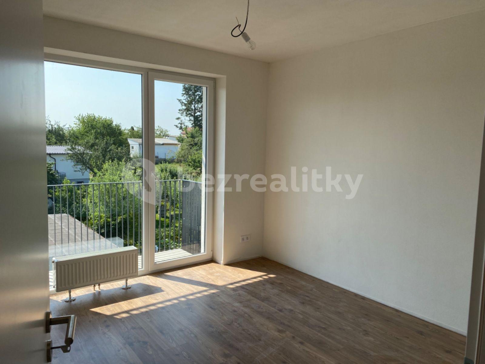 2 bedroom with open-plan kitchen flat to rent, 65 m², V Zahrádkách, Plzeň, Plzeňský Region