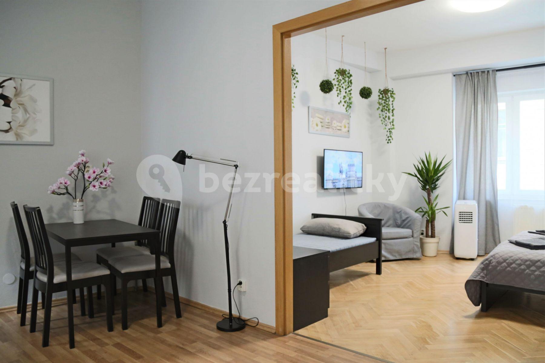 4 bedroom flat to rent, 65 m², Na Zbořenci, Prague, Prague