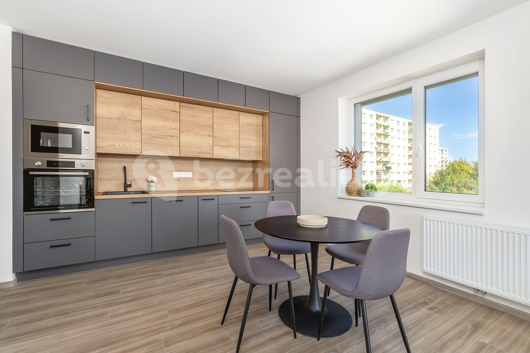 2 bedroom with open-plan kitchen flat for sale, 72 m², Josefa Šímy, Jaroměř, Královéhradecký Region