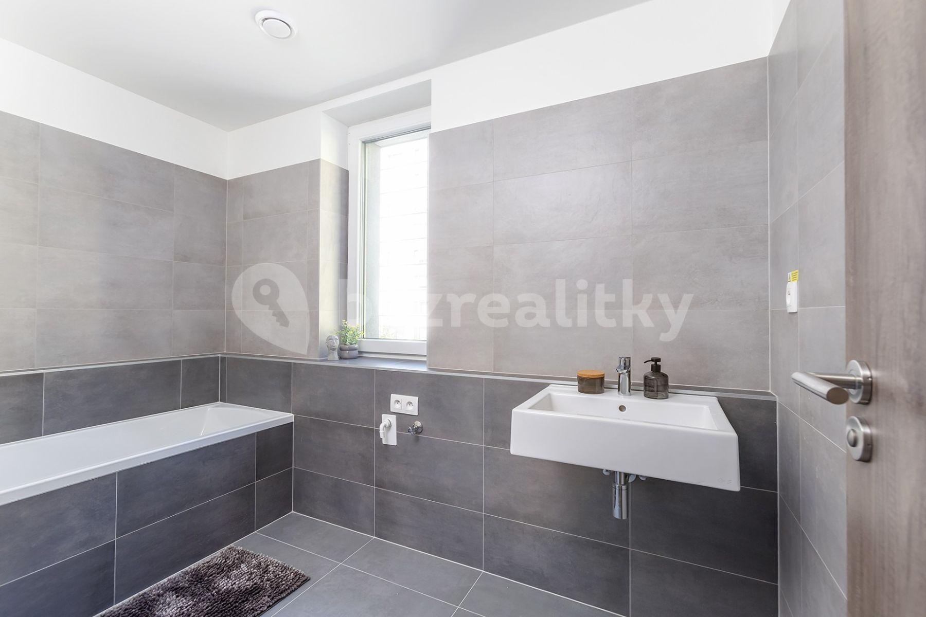 2 bedroom with open-plan kitchen flat for sale, 72 m², Josefa Šímy, Jaroměř, Královéhradecký Region