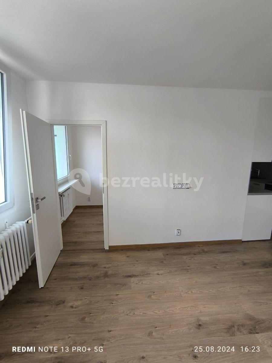 3 bedroom with open-plan kitchen flat for sale, 80 m², Nevanova, Prague, Prague