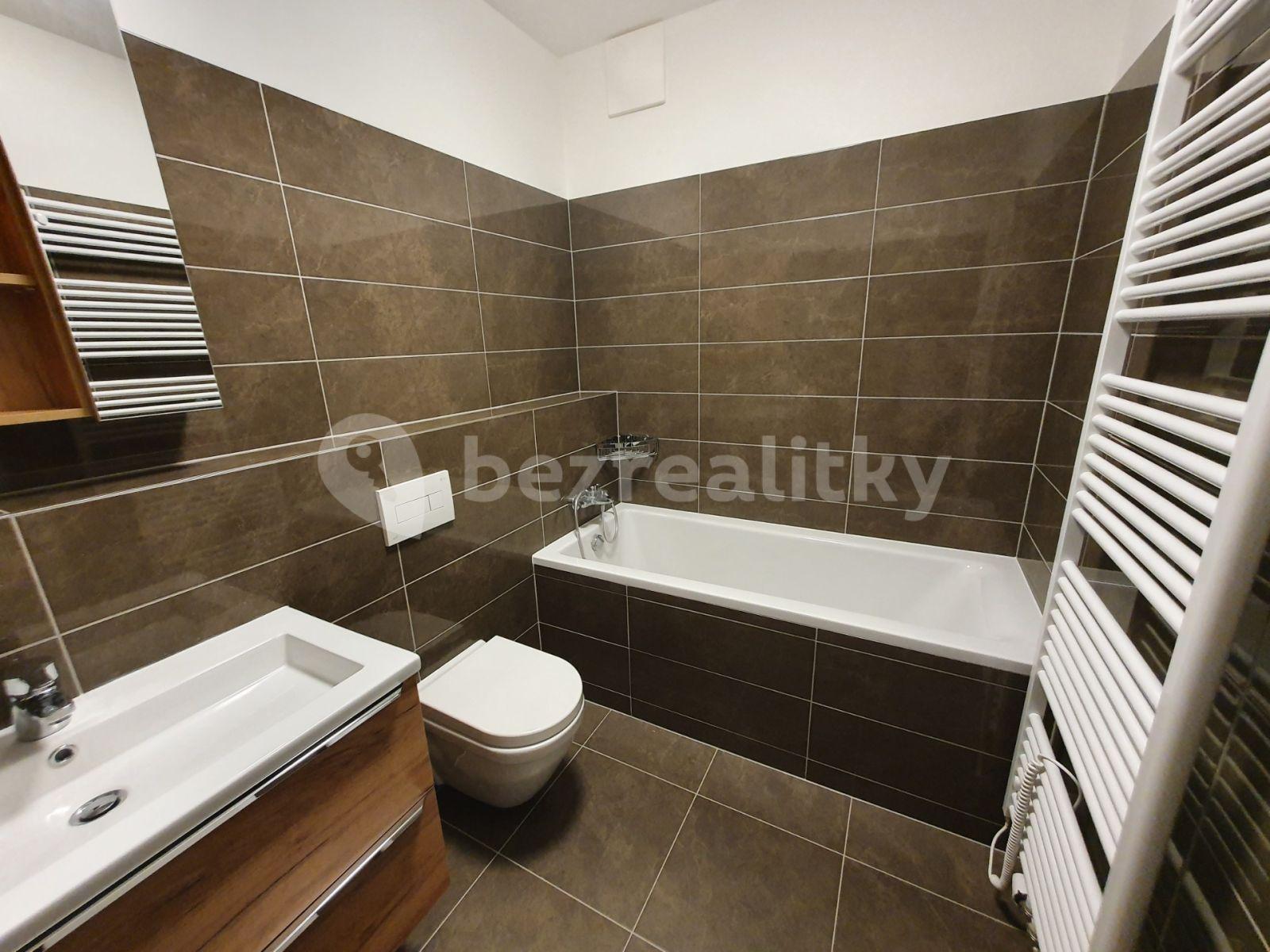 2 bedroom with open-plan kitchen flat to rent, 96 m², K Vystrkovu, Prague, Prague