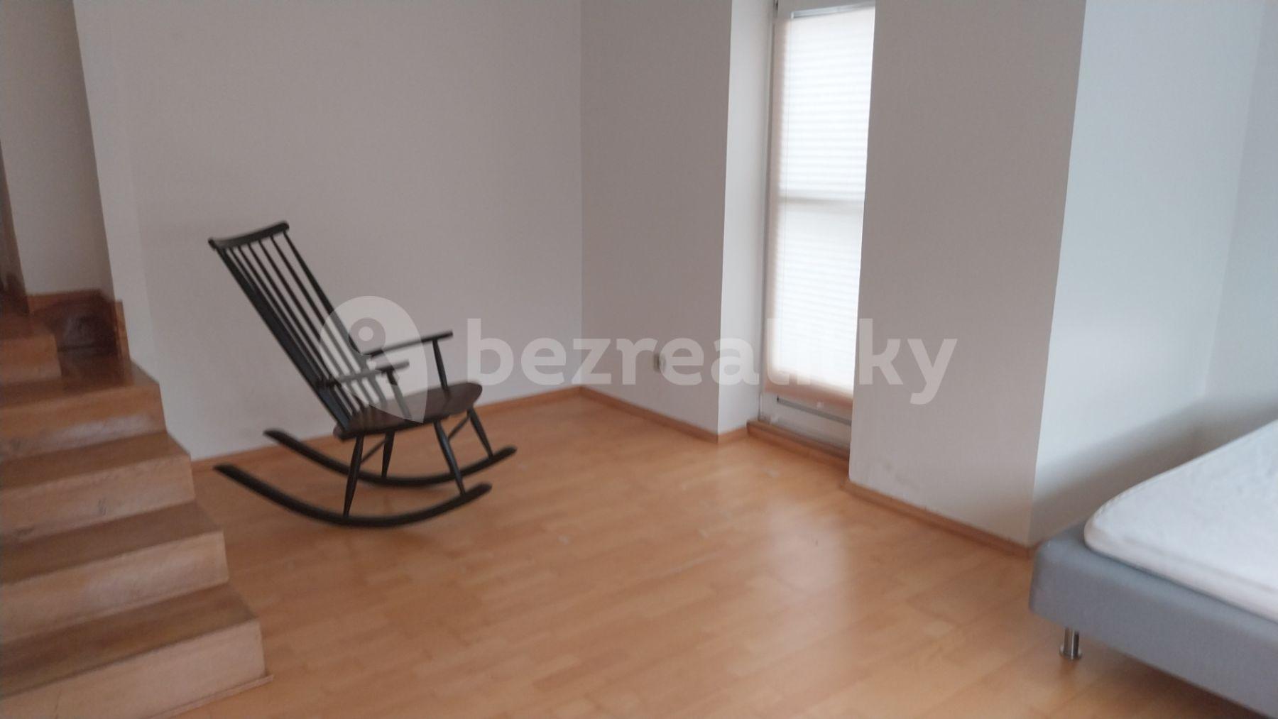 2 bedroom with open-plan kitchen flat to rent, 110 m², U Lesa, Prague, Prague