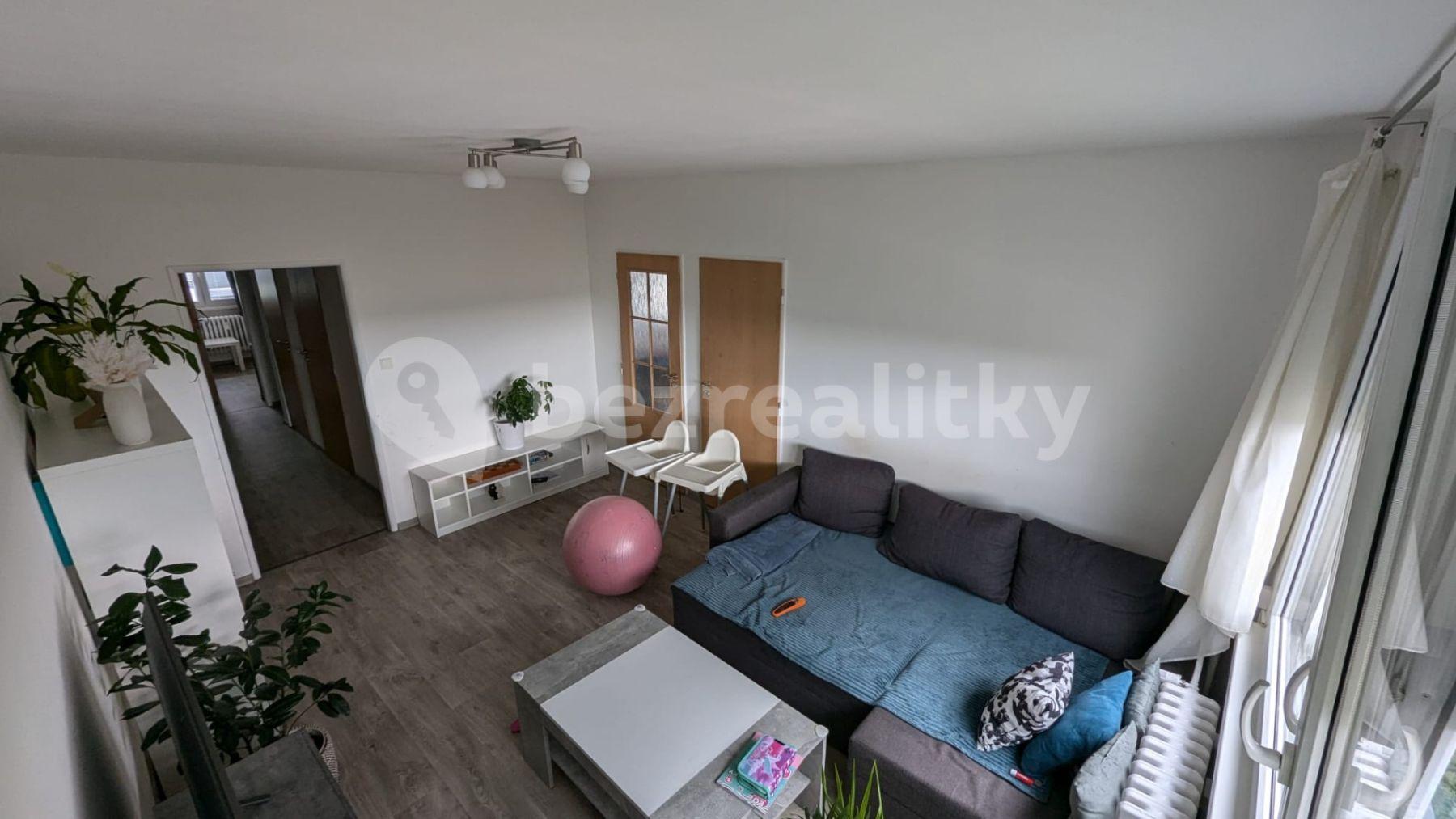 3 bedroom with open-plan kitchen flat to rent, 80 m², Doubravická, Prague, Prague