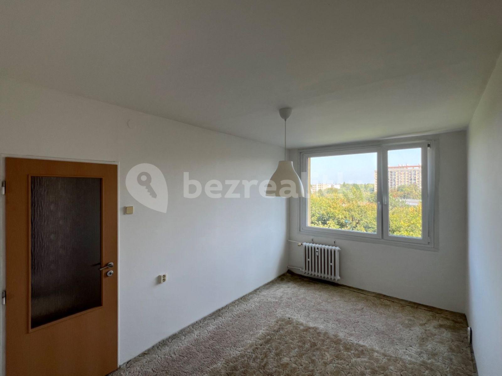 3 bedroom flat for sale, 70 m², Famfulíkova, Prague, Prague