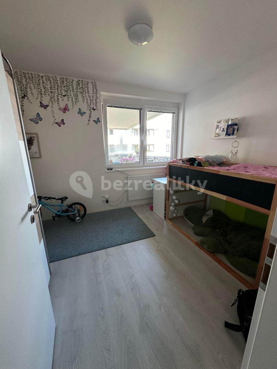 3 bedroom with open-plan kitchen flat to rent, 104 m², Kryšpínova, Prague, Prague