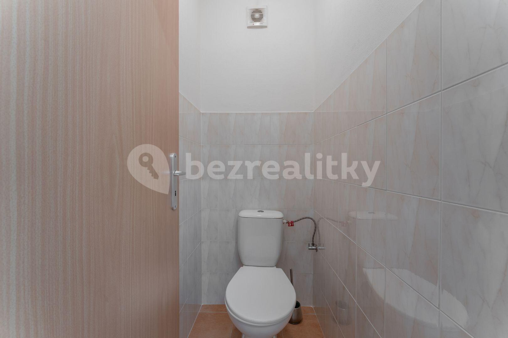 2 bedroom with open-plan kitchen flat to rent, 93 m², Malkovského, Prague, Prague