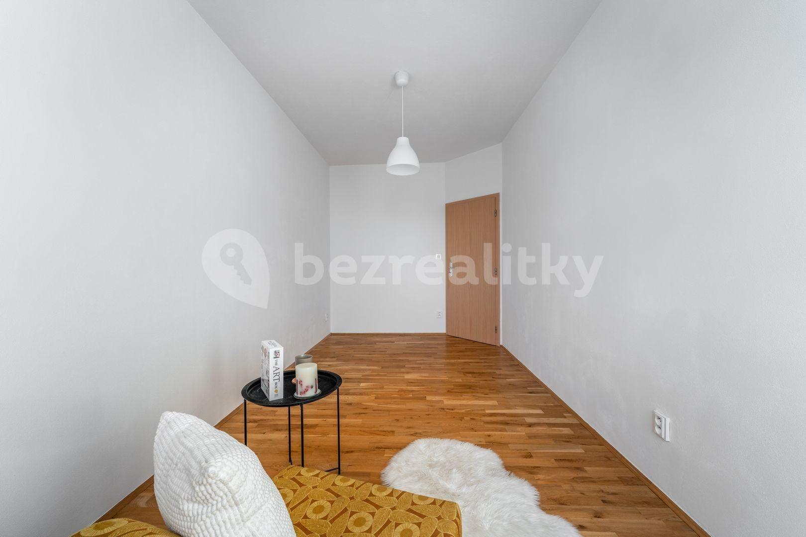 2 bedroom with open-plan kitchen flat to rent, 93 m², Malkovského, Prague, Prague