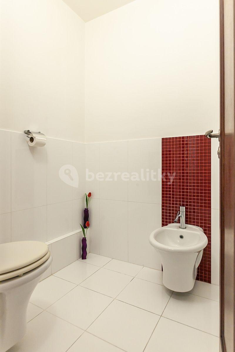 2 bedroom with open-plan kitchen flat for sale, 80 m², Jateční, Prague, Prague