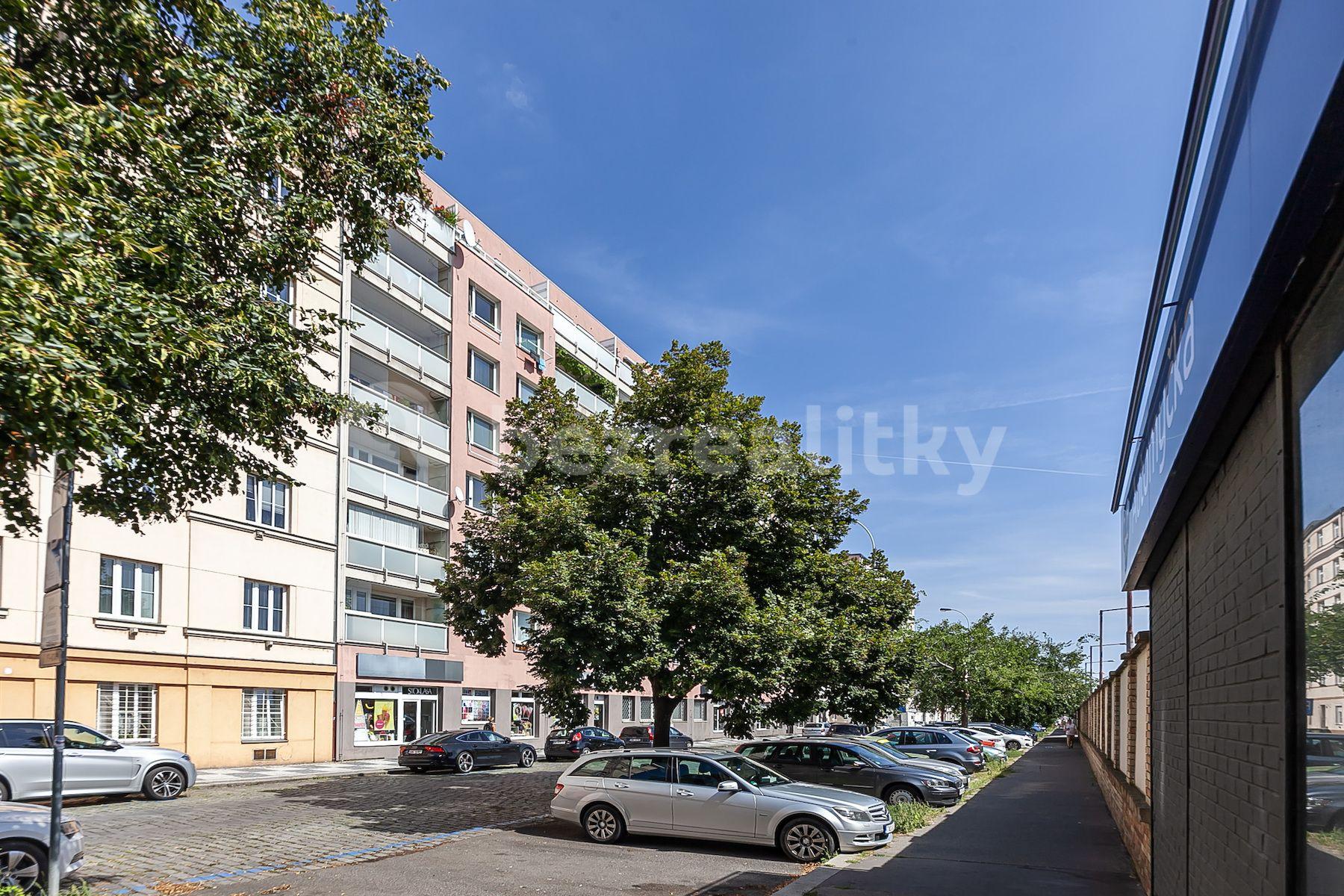 2 bedroom with open-plan kitchen flat for sale, 80 m², Jateční, Prague, Prague